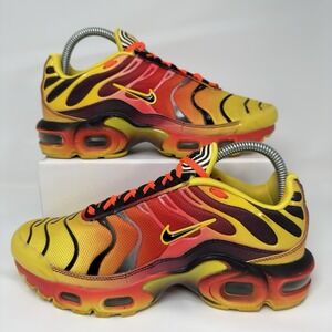 Nike Air Max Plus Chrome‎ Yellow Orange Red Black Size 5.5Y Womens 7 CT0962-700